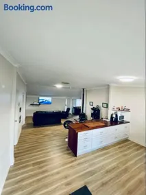1915 cottage renovated and ready - Image 2