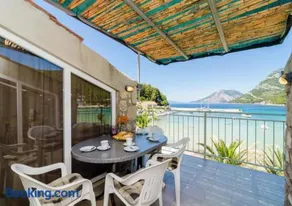 House Lopin - Image 1