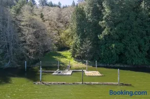 Ten Mile Lake Villa - Image 2