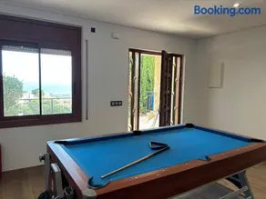 House with ocean and mountain views - Image 3