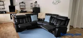 Cathedral View Apartment Derry - Image 3