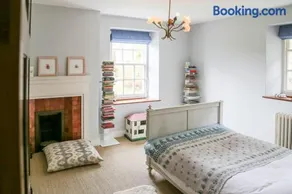 Wolford Lodge Traditional home surrounded 150 private acres with Tennis court - Image 1