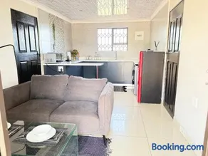 Latifahs Home - Image 2