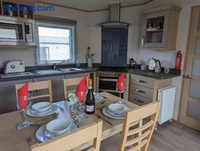 PEACEFUL HOMELY Caravan IN LOVELY CUL DE SAC 1 DOG WELCOME ON REQUEST Littlesea Haven Weymouth - Image 3