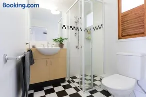 Cool Flat - 2 Bed & Office - Image 1