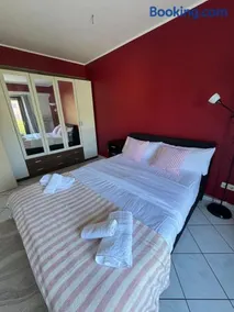 2 bedroom flat Bonnevoie - sleeps 7 - Image 2