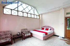 RedDoorz at Argapuri Resort and Campsite Ciwidey - Image 1