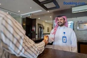 رست نايت للشقق المخدومة - حى النفل - Image 1