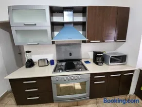Casa céntrica, en privada con acceso controlado - Image 2