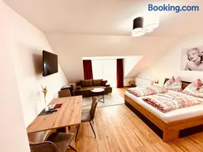 Liesingtal Deluxe Terrace Family Suite - Image 3