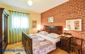 Two-Bedroom Apartment In Ostrvica - Image 1