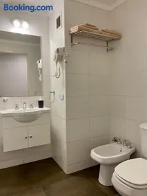 Apartamento Céntrico y Moderno con Balcon, Piscina, Gimnasio y Laundry - Image 3