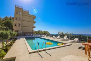 Hotel "GrapeHill" - Image 1