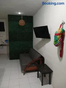 Cómodo departamento en zona tranquila - Image 1