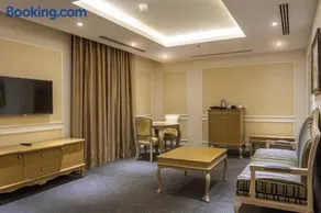 La Roche Hotel - Image 4