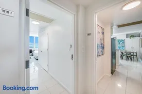 2 bedroom Bay View Beauty in Coconut Grove- Parking for 2 cars included! - Image 3