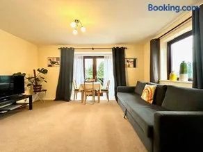 Super Apartment next to Bicester Village Sleeps 4 - Image 3