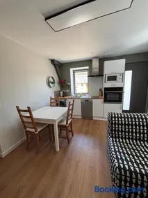 Petite maison privée de 33m2 Beaucouzé avec étang - Image 4