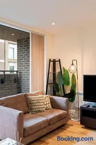 One Bed Serviced Apartment near South Bank by MySquare - Image 2