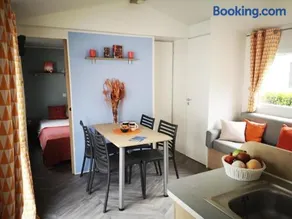 Mobil-home tout confort en camping avec terrasse couverte - Image 5
