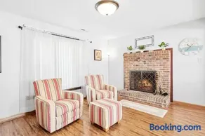 Perfect Private Getaway Minutes to Virginia Beach! - Image 1