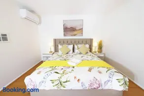 Best Location Entire House Staycation Parkland Surrounding - Image 3