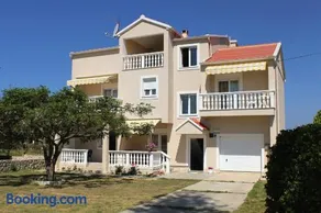 Apartments by the sea Vlasici, Pag - 6523 - Image 2