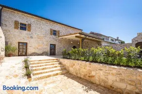 Stone house Dijana Istria Sveti Lovrec - Image 1
