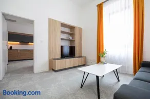 ALURE RESIDENCES 2 - 24h self check-in & private parking next to the apartment building included, CITY CENTER right on SNP Square in a quiet passage, new building, best deal in town - Image 5