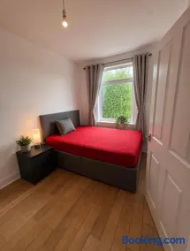 2 bedroom zoo corstorphine - Image 4