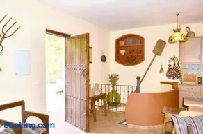 Charming house with mountain view in Siles + Garden - Image 1
