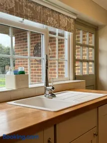 'BRAMLEY FALL COTTAGE' NEW AVAILABILITY - Attached Cottage,3 Bedrooms-1 on ground level, SLEEPS 6-2 Bathrooms, Wittering and Chichester easy drive, Child friendly,Small Breed Dog Friendly 2 max, Parking-EV Point - Image 5