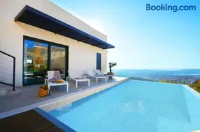 Moderna villa "Split na dlanu" s grijanim bazenom - Image 3