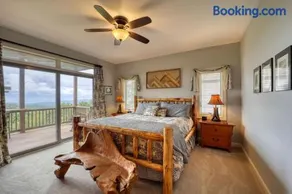 Sugar Mountain Condo, Sleep 4, Deck Mountain Views - Image 2