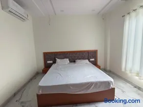 Hotel Mansarover - Image 1