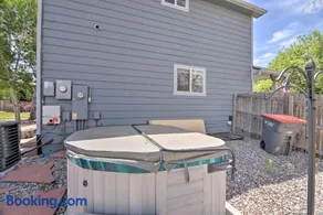 Convenient Longmont Home w/ Hot Tub & Sauna! - Image 2