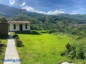 Casa con impresionante vista a las montañas y cascada en Canta - Image 1