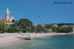 Apartments with parking space Sumartin, Brac - 12487 - Image 4