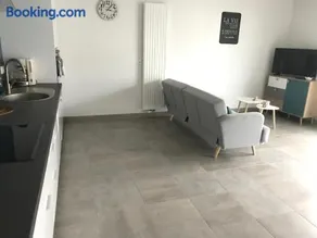 Appartement récent et à la déco moderne - Image 2