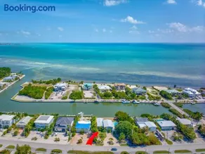 Easy Breezy Family Complex 5BR 3BTH 100ft Dock Pool & Beach - Image 2