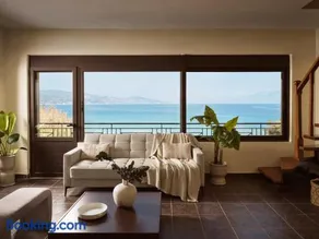 Rosa Sea Front Maisonette - Image 2