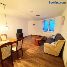 Seyfarthrooms - Monteurwohnung Crimmitschau 8 - zentrale Lage, gute Anbindung, voll ausgestattet - Image 2