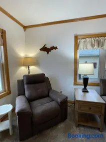 UP North Rental 906 - 2BR,1BA House in Ironwood - Image 2