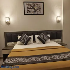Hi-Way Inn Lodging And Boarding - Image 3