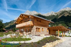 Chalet Grand Flüh - Alpiner Luxus & Spa - Image 1