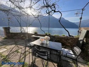 The little house on the shores of Lake Como in Nesso - Image 1
