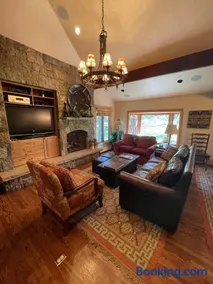 294-E Larkspur Lane - Image 2