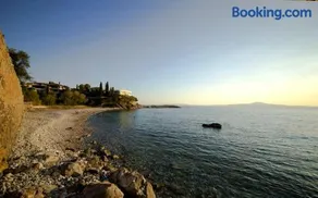 Seaview Terrace Haven-Perfect Location By The Sea - Image 3