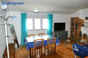 Appartement avec jardin et parking privatif clos - Image 1