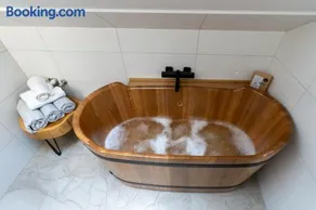 Apartmán nad Bednářstvím s dřevěnou vířivou vanou - Image 3